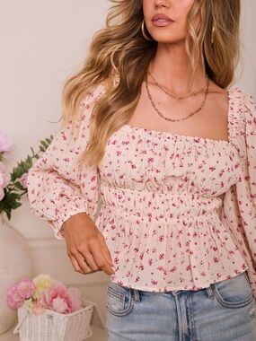 Vici Smocked Square-Neck Floral Peplum Top - Cream Pink